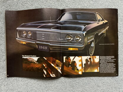 1969 Chrysler New Yorker, 300, Newport, Town and Country  Range Brochure - Image 11