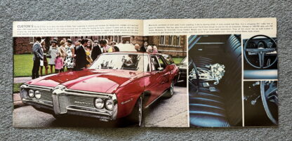 1969 Pontiac Wagon Range Brochure Bonneville, Catalina, LeMans, Executive - Image 6