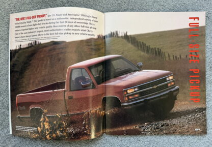 1993 Chevrolet Trucks Pickup Brochure C/K, S10, Silverado, Cheyenne - Image 2