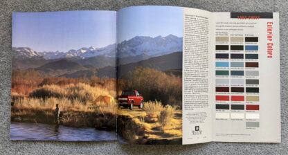 1993 Chevrolet Trucks Pickup Brochure C/K, S10, Silverado, Cheyenne - Image 20