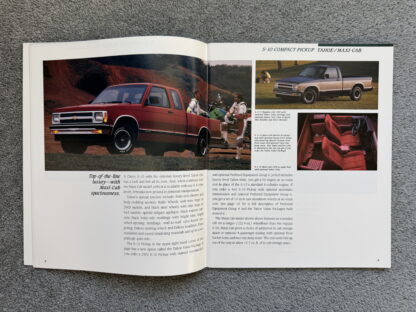 1991 Chevrolet Trucks Pickup Brochure C/K, S10, R/V, Silverado, Cheyenne - Image 5