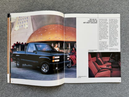 1990 Chevrolet Trucks Pickup Brochure C/K Silverado, Cheyenne, Scottsdale - Image 6