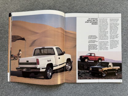 1990 Chevrolet Trucks Pickup Brochure C/K Silverado, Cheyenne, Scottsdale - Image 7