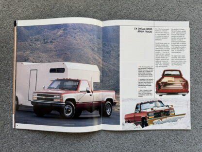 1990 Chevrolet Trucks Pickup Brochure C/K Silverado, Cheyenne, Scottsdale - Image 9