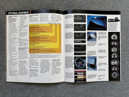 1990 Chevrolet Trucks Pickup Brochure C/K Silverado, Cheyenne, Scottsdale - Image 11