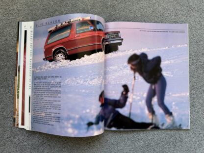 1989 Chevrolet Trucks Pickup Brochure C/K, S10, Astro, Blazer, Sportvan - Image 9