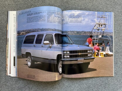 1989 Chevrolet Trucks Pickup Brochure C/K, S10, Astro, Blazer, Sportvan - Image 11
