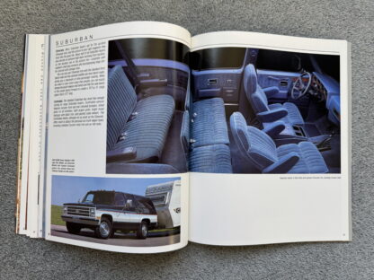 1989 Chevrolet Trucks Pickup Brochure C/K, S10, Astro, Blazer, Sportvan - Image 12