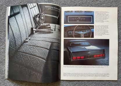 1971 Lincoln Continental Brochure - Image 4