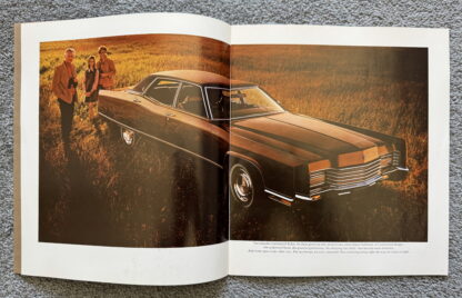 1970 Lincoln Continental Brochure - Image 3
