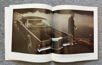 1970 Lincoln Continental Brochure - Image 7
